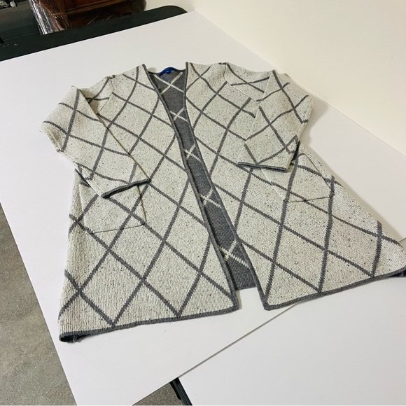 Gray Diamond Pattern Cardigan Sweater Women’s XL - Picture 3 of 13